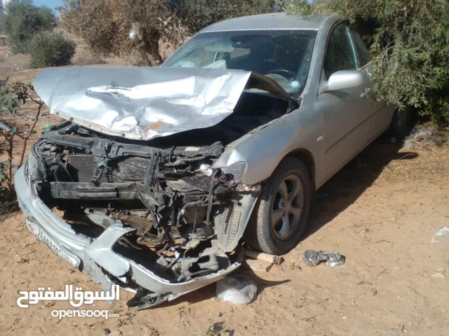 سياره هونداي ازيرا ماشيه 160توماتك بنزين فيها خبطه من قدام الكمبيو والصاله تمام