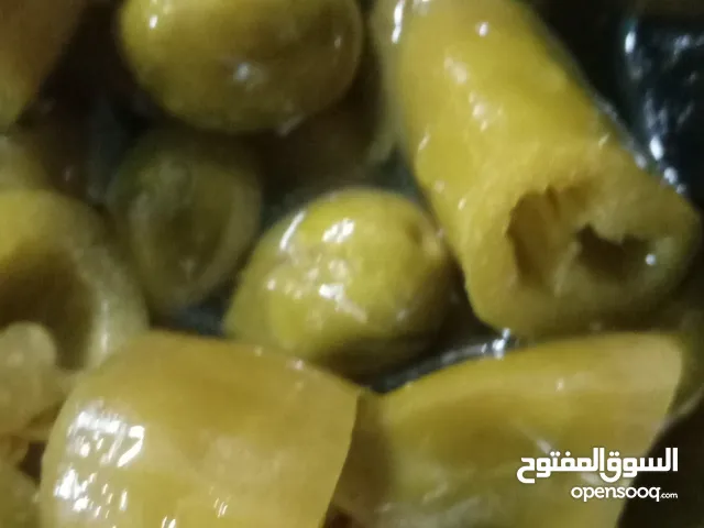 زيتون فلسطيني نبالي مكبوس بالليمون والفلفل..حبة ممتازة ..
