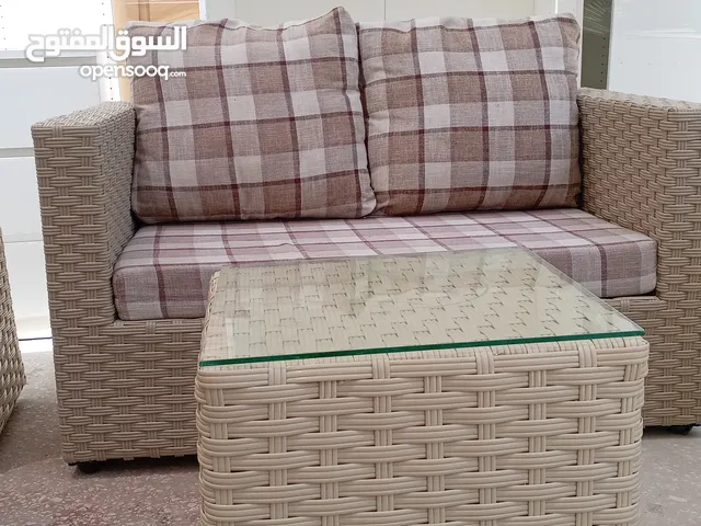 طقم خارجي اربع مقاعد مع طاولات عدد ثنين بحال لجديد