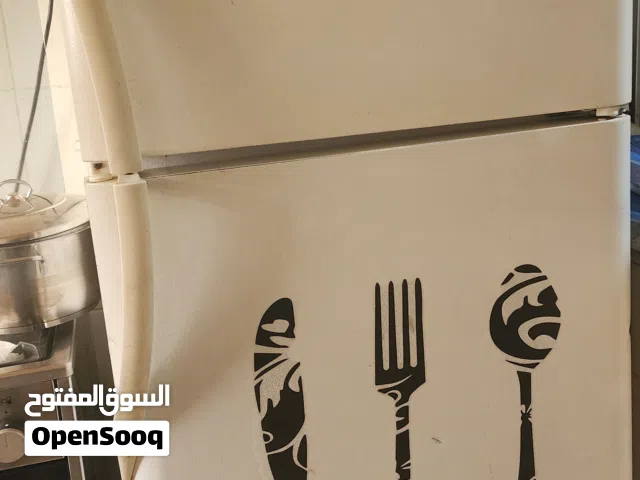 ثلاجة بحالة جيدة 600 لتر ماركة فريجدير ب25 دينار
