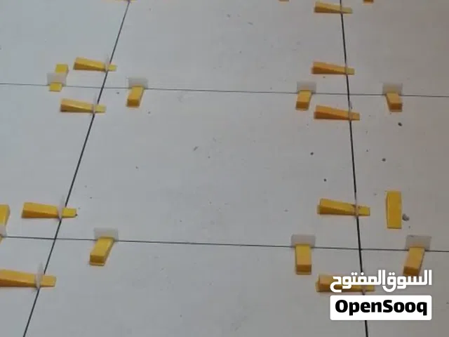 خلفه تطبيك سراميك معه بياض معه لبخ  معه بناء