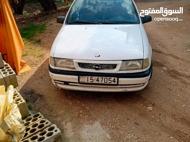 Used Opel Vectra in Ajloun