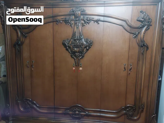 غرفة نوم كلاسيكية فاخرة للبيع