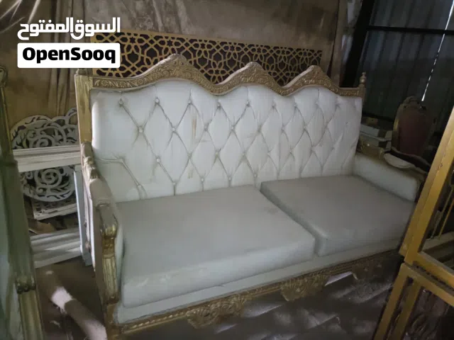 للبيع طقم جلوس 7 اشخاص مستعمل يحتاج صيانة عليه غبار بس