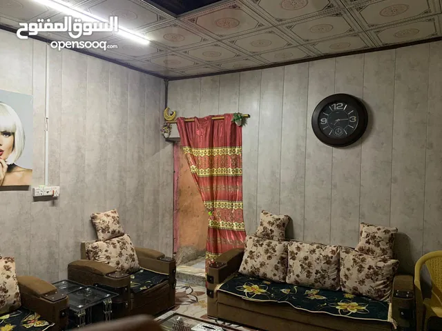 160 ft 2 Bedrooms Townhouse for Sale in Basra Jubaileh