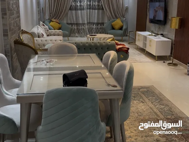 شقه للابجار يومي وشهري تفرعات ميدان المساحه ارقى اماكن الدقي