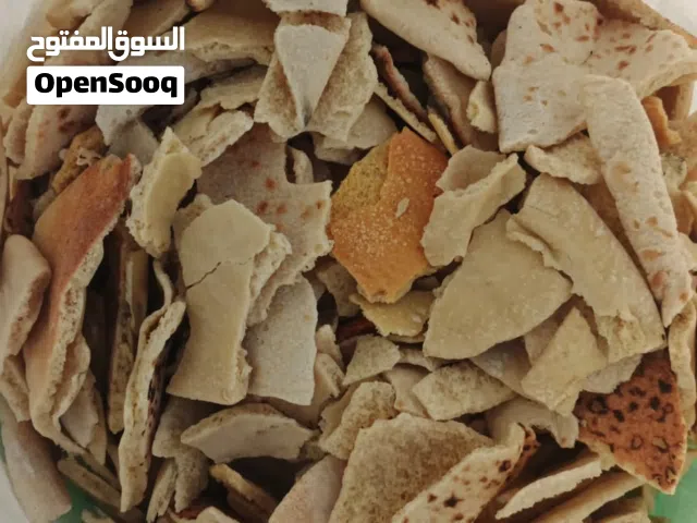 خبز يابس علف للمواشي