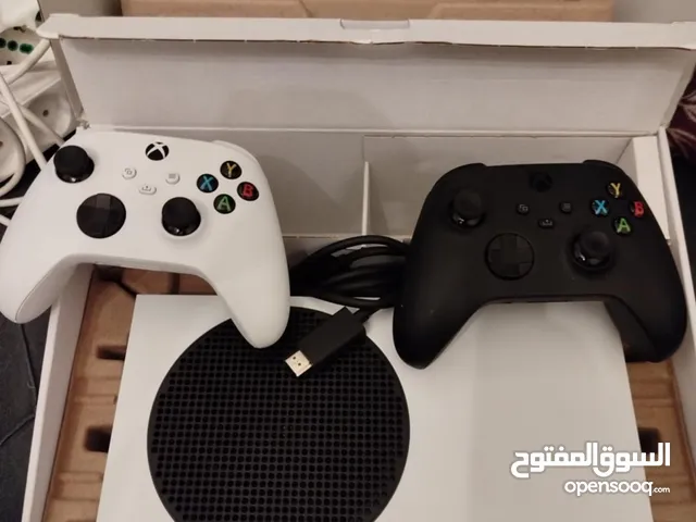 xbox sereis s 512g معاه زوز ايدين اصليات