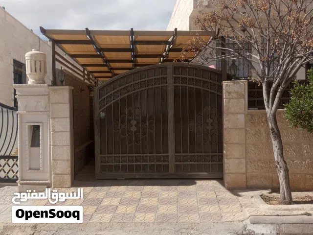 175 m2 3 Bedrooms Villa for Sale in Zarqa Madinet El Sharq