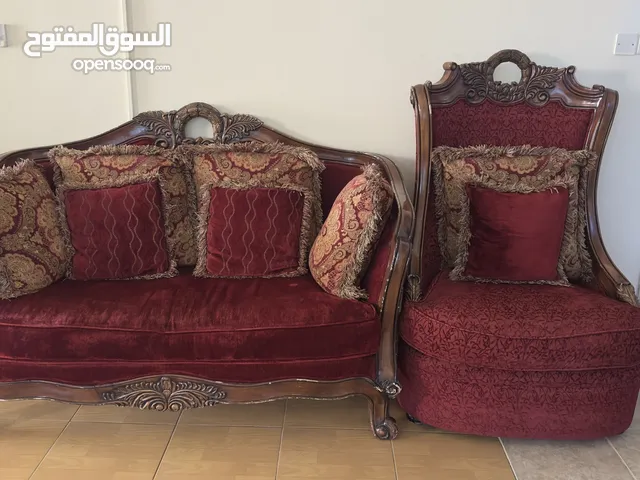 طقم كراسي كلاسيكي احمر غامق يسع لتسع أشخاص Classic dark red chair set for nine people
