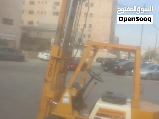 رافعة شوكية حمولة 2طن نوع كوماتسو ثلاث وصلات ارتفاع أربعة متر فحص كامل للبيع
