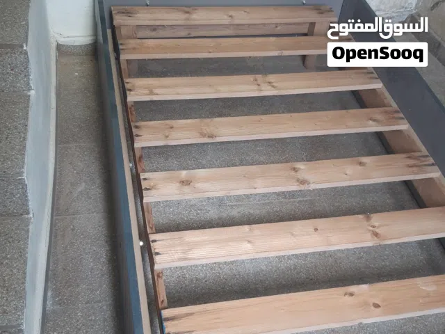 سرير فردى نظيف للبيع