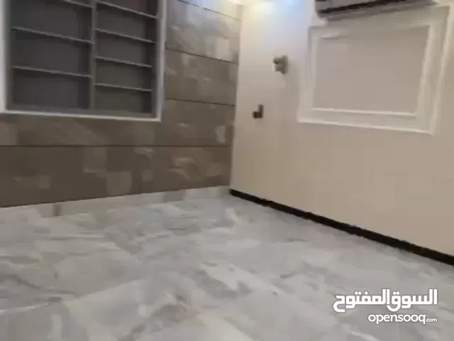 شقة سكنيه طابق اول طابق ثاني للايجار مساحه 100 متر