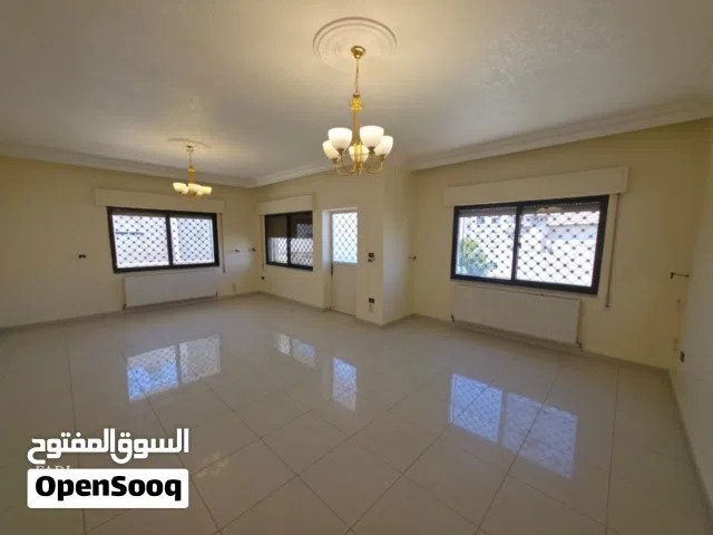 الرونق ـ شقه فارغه من فيلا للايجار مساحه واسعه جدا تستحق المشاهده ـ