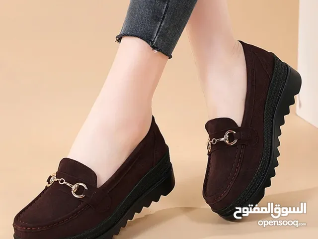 Black Comfort Shoes in Al Dakhiliya