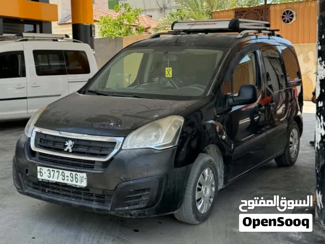 2015 بيجو بارتنر Standard