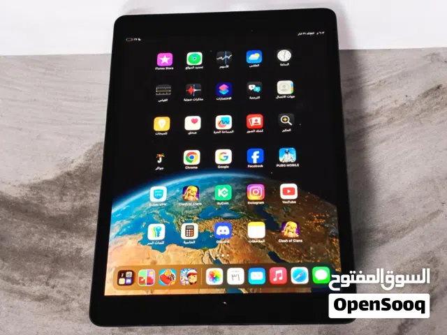 آيباد 9   10.2 إنش مستعمل بحالة ممتازة مع شاحن والكرتونة - سعة 64 جيجابايت