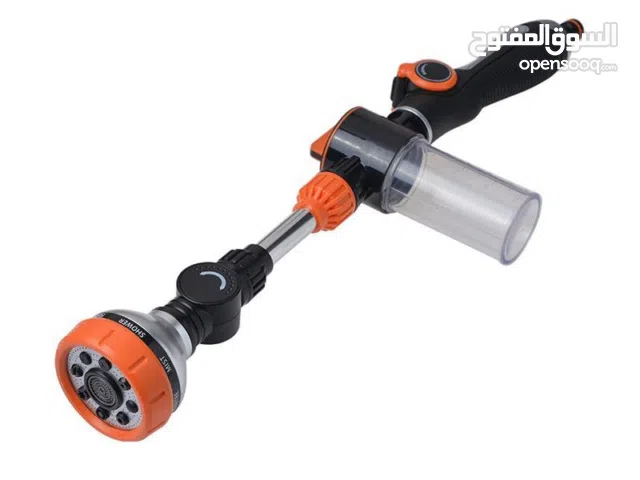 فرد رش الماء بـ 8 وظائف يمكن تدوير الفوهة بزاوية 180 درجة لسهولة الاستخدام.