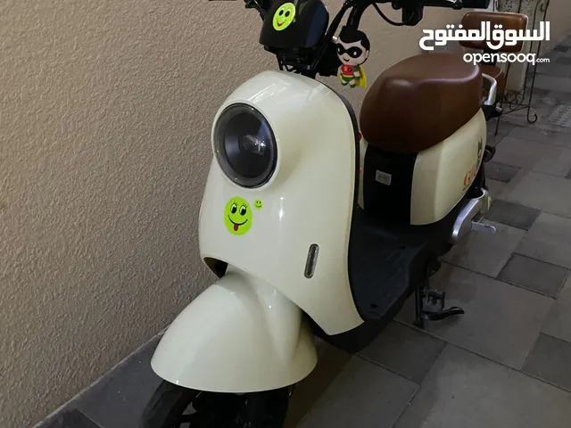 سكوتر كهربائي بحالة جيدة، عمل لمدة أسبوع