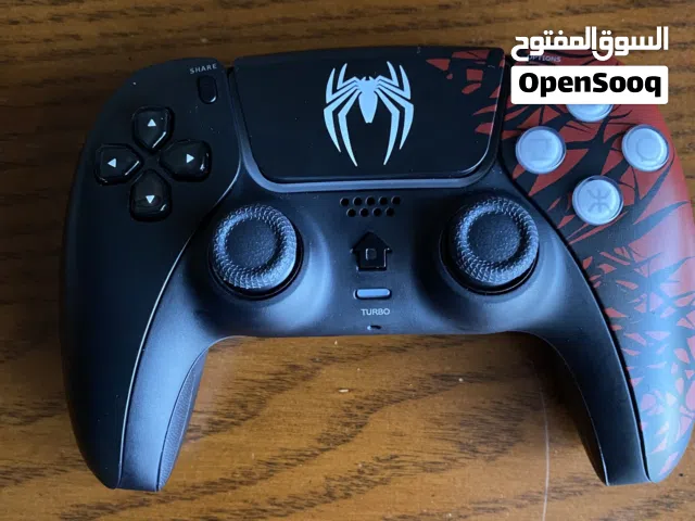 يد بلايستيشن فور على شكل فايف كوبي استعمال يومين