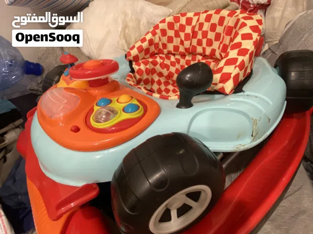 للبيع مجموعة أدوات أطفال بحالة ممتازة جدا مشايه --عربانه