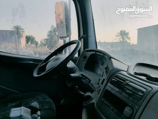Tractor Unit Mercedes Benz 2020 in Basra