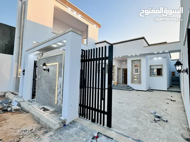 210 m2 3 Bedrooms Townhouse for Sale in Tripoli Khallet Alforjan