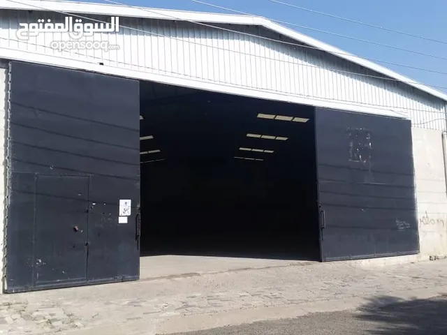هنجر للايجار في وسط منطقة حدة بمساحة واسعة وموقع ممتاز،مجهز للإستخدام كمخازن أو مستودع