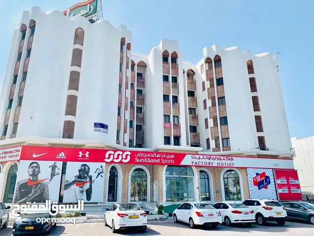 2 BR Apartment in Khuwair – Service Road