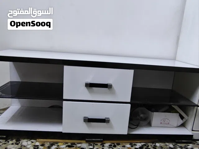 ميز TV نظيف
