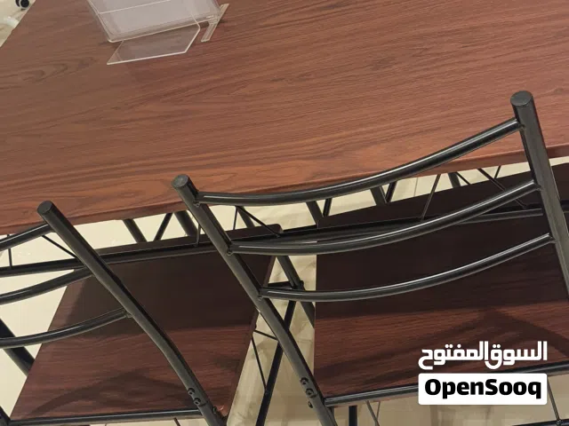 طاولة طعام  جميلة ورخيصة ومتوفر منها عدة الوان فقط بالطلب من البدر للمفروشات موقعنا بالخوير