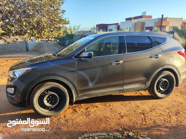 Used Hyundai Santa Fe in Qasr Al-Akhiar