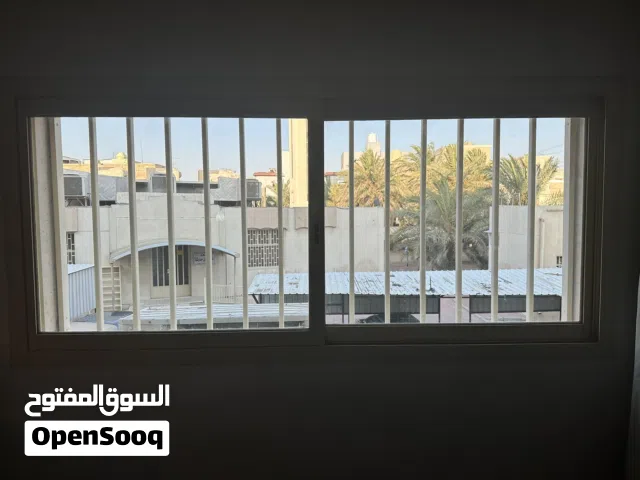 شباك للبيع مع الحماية