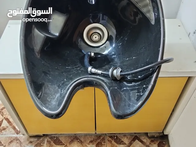 مغسلة صالون نسائي مع منظم حرارة حامي بارد.
