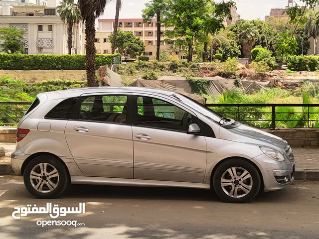 2010 اتوماتيك حاله ممتازه b160 مرسيدس