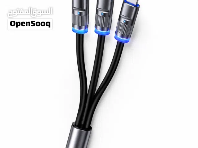 شاحن ثلاث رؤوس مضيء
