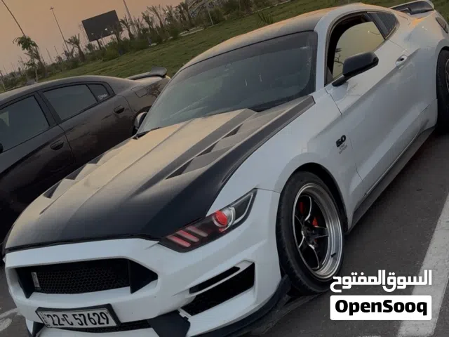 2017 فورد موستانج V6