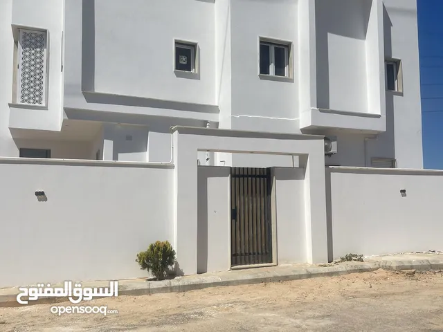 340m2 More than 6 bedrooms Villa for Sale in Tripoli Ain Zara