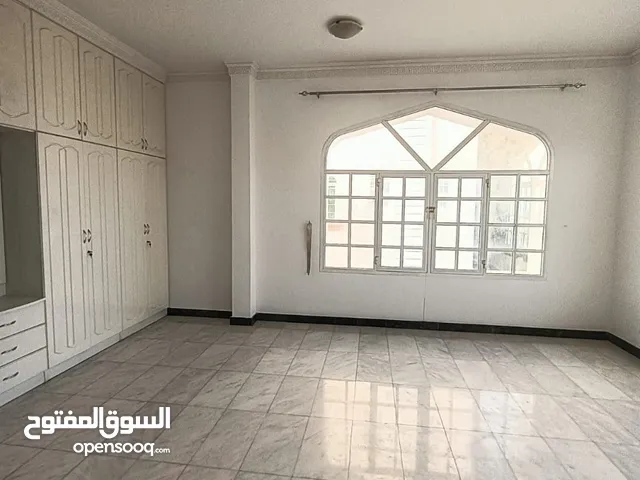 5 Bedroom Villa For Rent Ghubrah North فيلا 5 غرف نوم للايجار بالغبره الشماليه