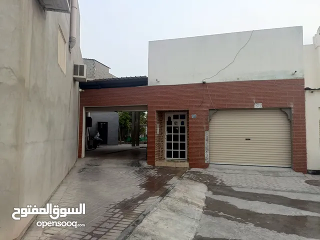 290 m2 5 Bedrooms Townhouse for Sale in Northern Governorate Madinat Hamad