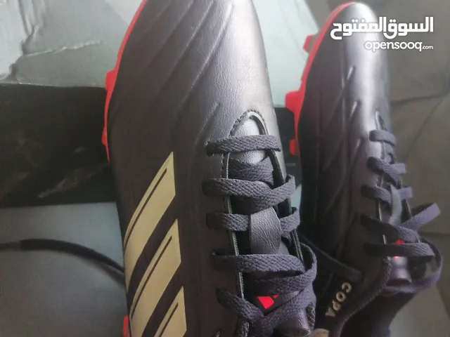 جوتي جديد من قطر اشتريته ب 60 دينار. بعرضه ب 50 دينار للي يبيه يكلمني خاص