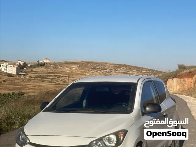 2014 هيونداي i20 Standard