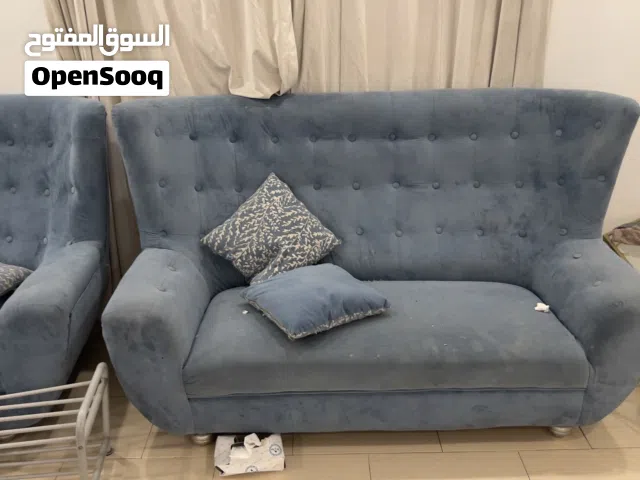 بيع كنب مستعمل طقمين مختلفين السعر على السوم