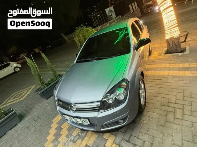 2006 أوبل استرا Design