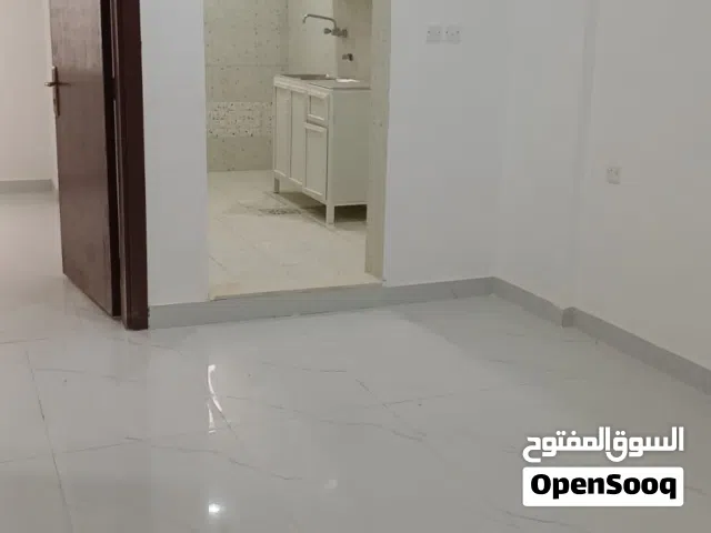 شقة للايجار في السالمية قطعة 2غرفة وصالة حمام ومطبخ خلف الجامعه الأمريكية