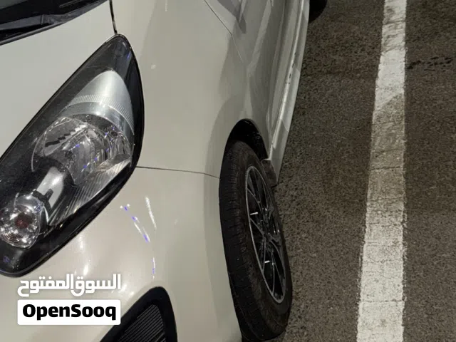 2014 كيا بيكانتو Standard