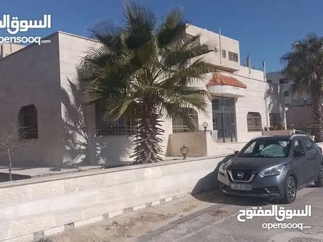 فيلا للبيع ظهر صويلح بالقرب من قصور الملكية دابوق