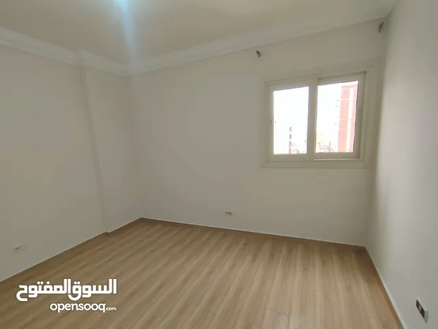 165m2 3 Bedrooms Apartments for Rent in Alexandria Sporting