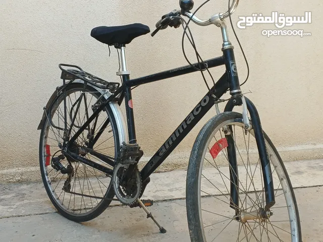 دراجة هوائية نوع ammaco امريكي حجم 28 عدد الغيارات 3 امامي و7 خلفي نوع شيمانو وكلهم شغالات