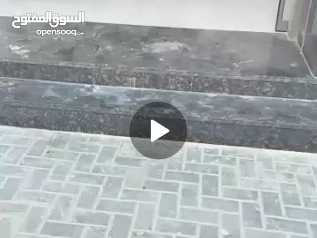 صاله سته طوابق دورين صالات وبدروم  ثم ثلاته شقق وملحق تشطيب vib بالحشان على الرىيسي